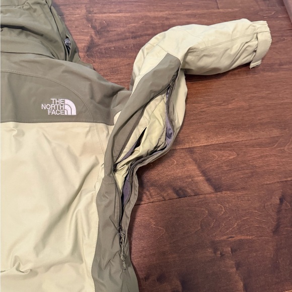 The North Face 3-1 SnowboardingJacket - Picture 3 of 8